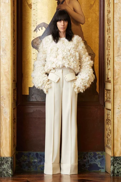 Look 4